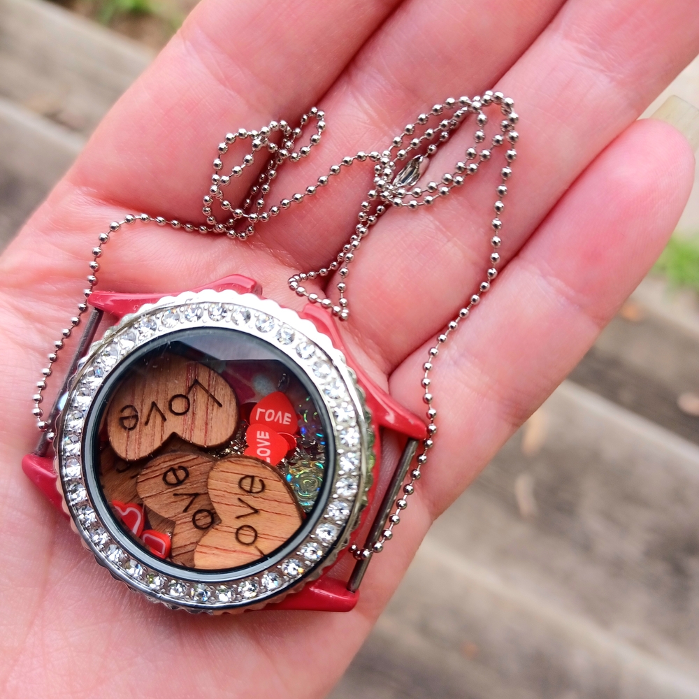Red Love-Themed Upcycled Watch Necklace - Picture 4 of 4